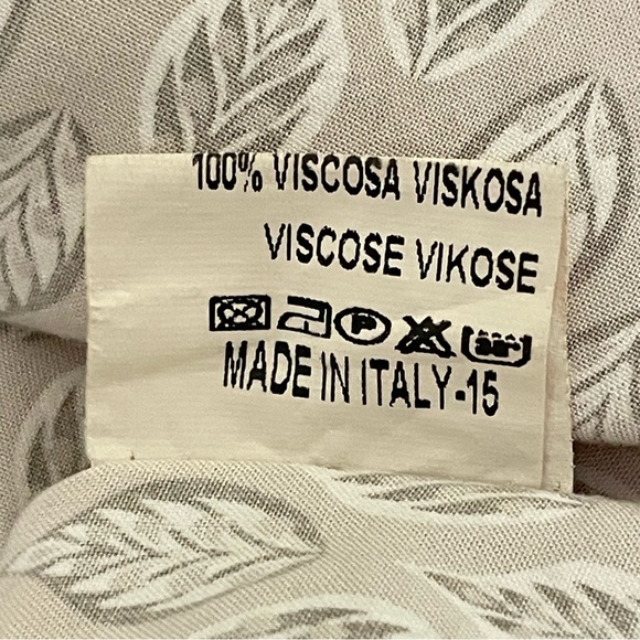 Tina Stephens Made in Italy Women’s Layered Sleeveless Viscose top (23”x 23”) - Picture 4 of 8